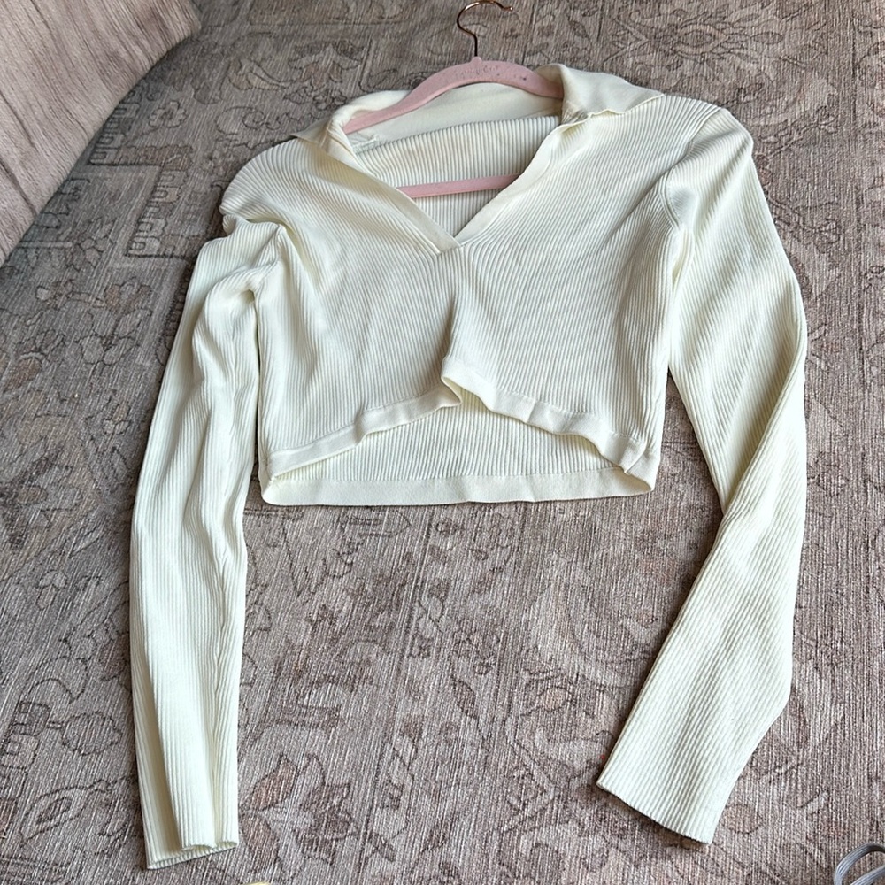 Miss love off white ribbed long sleeve cropped top, medium